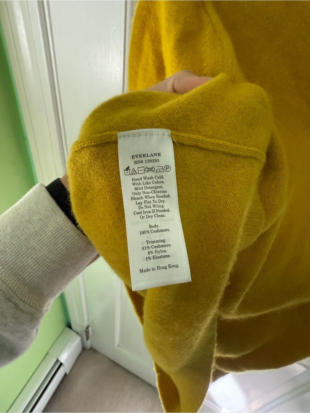 Everlane 100% Cashmere Mustard Yellow Short-Sleeve Crewneck Sweater - Picture 4 of 4